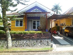 Villa Kota Bunga Cosmos