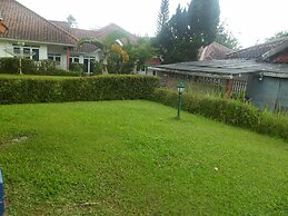Villa Kota Bunga Matahari