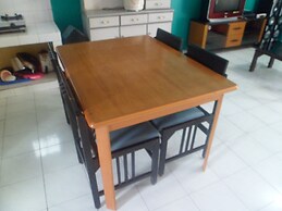 Villa Kota Bunga Matahari