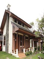 Villa Kota Bunga Protea