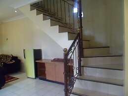 Villa Kota Bunga Protea