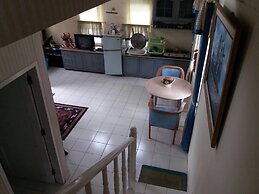 Villa Kota Bunga Sakura