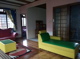 Villa Kota Bunga Seruni