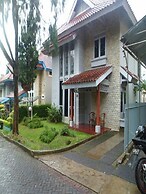 Villa Kota Bunga Tulip