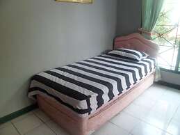 Villa Kota Bunga Tulip