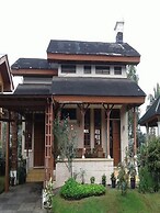 Villa Kota Bunga Tulip