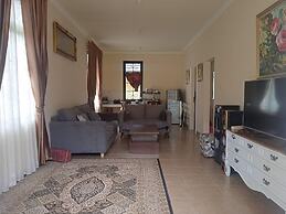 Villa Kota Bunga Anyelir