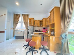 Villa Kota Bunga Aster