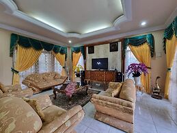 Villa Kota Bunga Allamanda