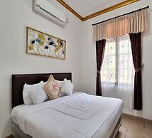 Villa Kota Bunga Allamanda