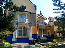 Villa Kota Bunga Allamanda