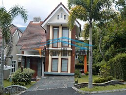 Villa Kota Bunga Allamanda
