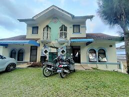 Villa Kota Bunga Allamanda