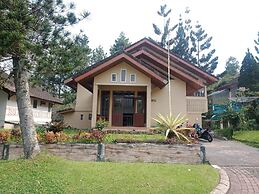 Villa Kota Bunga Allamanda