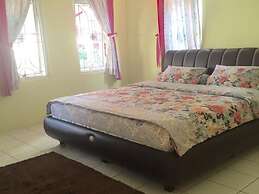 Villa Kota Bunga Camelia