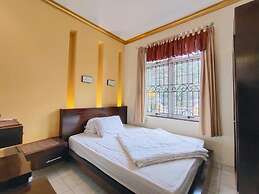 Villa Kota Bunga Camelia
