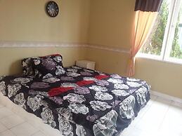 Villa Kota Bunga Camelia