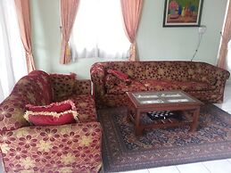 Villa Kota Bunga Camelia