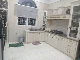 Villa Kota Bunga Camelia