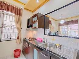 Villa Kota Bunga Camelia