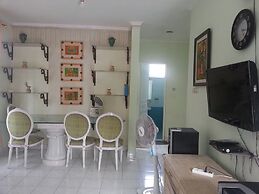 Villa Kota Bunga Camelia