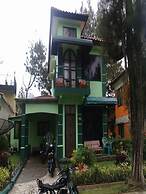 Villa Kota Bunga Dandelion