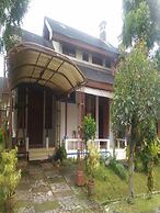 Villa Kota Bunga Dandelion