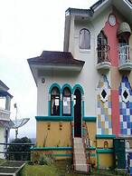 Villa Kota Bunga Dandelion