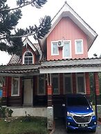 Villa Kota Bunga Dandelion