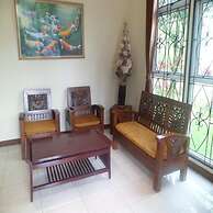 Villa Kota Bunga Dandelion