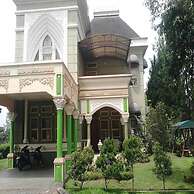 Villa Kota Bunga Dandelion