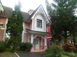 Villa Kota Bunga Mawar