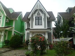 Villa Kota Bunga Mawar