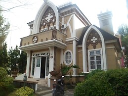 Villa Kota Bunga Mawar