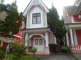 Villa Kota Bunga Mawar