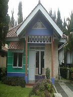 Villa Kota Bunga Peony