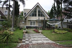 Villa Kota Bunga Peony