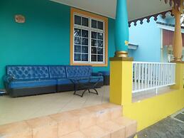 Villa Kota Bunga Violet