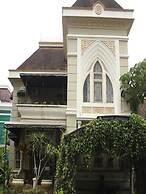 Villa Kota Bunga Violet