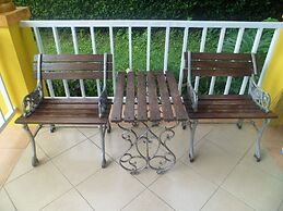 Villa Kota Bunga Violet