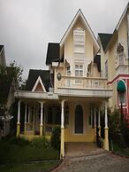 Villa Kota Bunga Violet