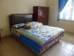 Villa Kota Bunga Violet