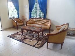 Villa Kota Bunga Violet