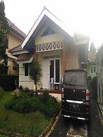 Villa Kota Bunga Violet