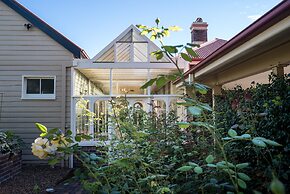 Loloma Bed and Breakfast