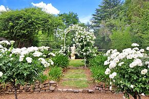 Loloma Bed and Breakfast