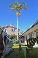 Beachcomber Lodge & Backpacker
