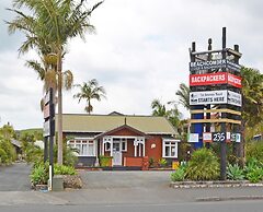 Beachcomber Lodge & Backpacker