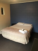 Beachcomber Lodge & Backpacker
