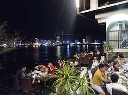 Le Pont Bungalow Hostel